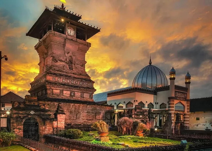 Kota Kudus — Menara Kudus dan kawasan wisata religi